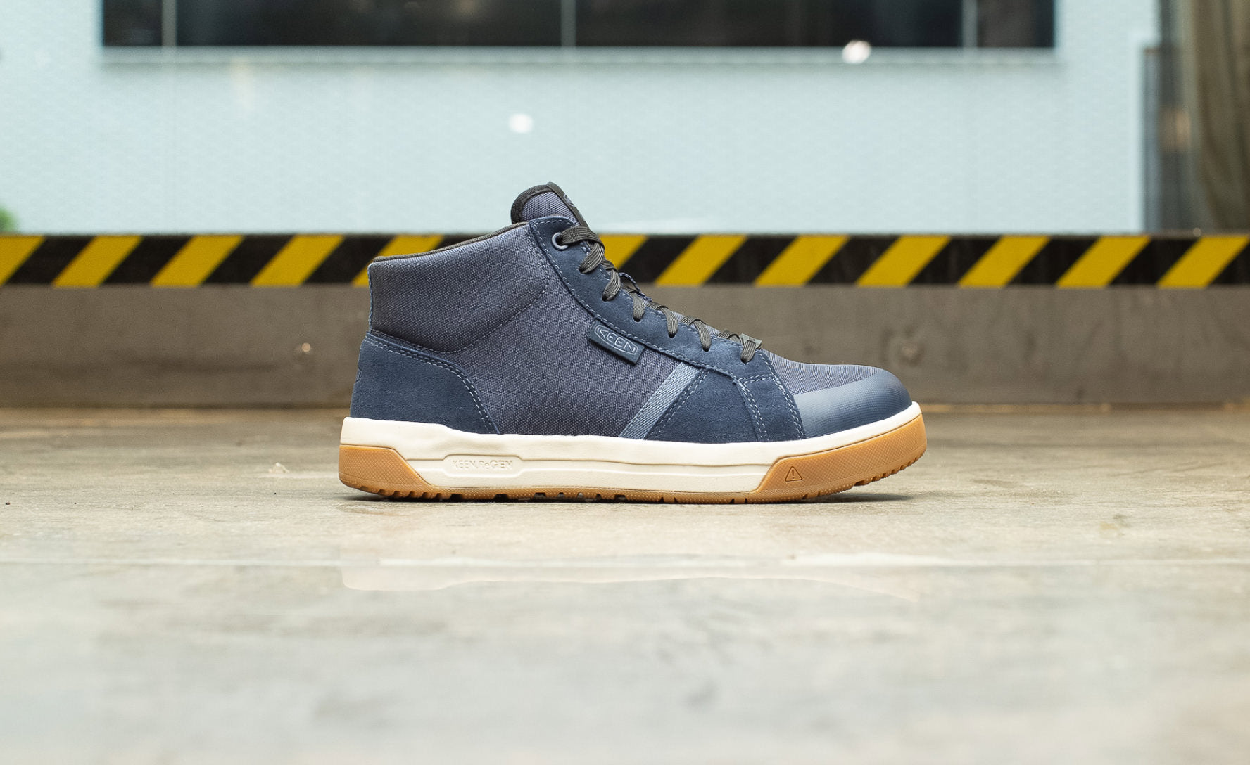 Men's Kenton Mid Work Shoe (Carbon Toe) | Naval Academy/Gum - Image 7